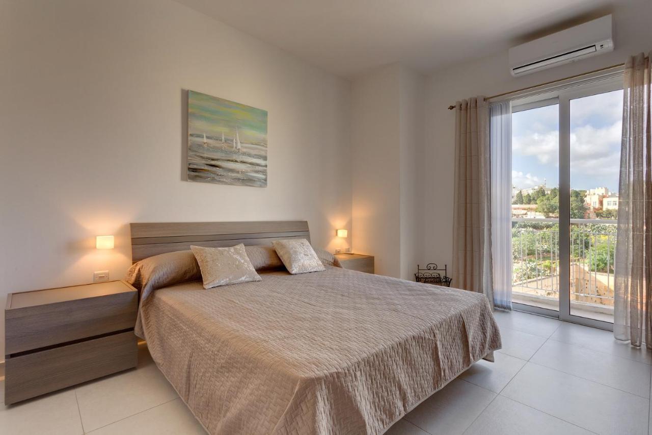 Modern Apartment In The Best Location, Perfect For Families Слима Экстерьер фото
