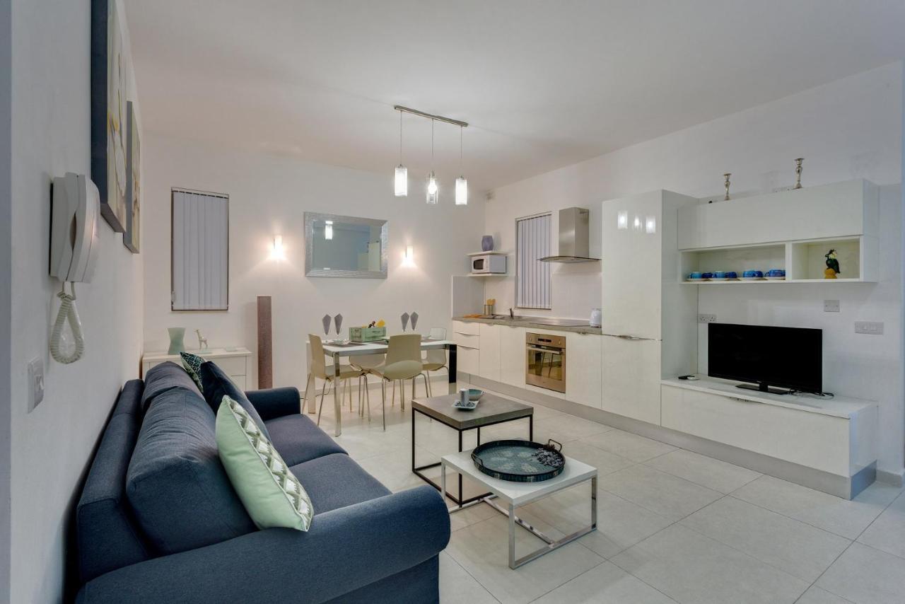 Modern Apartment In The Best Location, Perfect For Families Слима Экстерьер фото