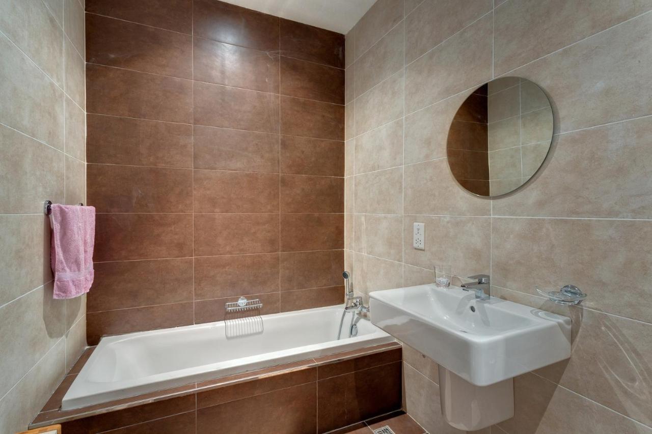 Modern Apartment In The Best Location, Perfect For Families Слима Экстерьер фото
